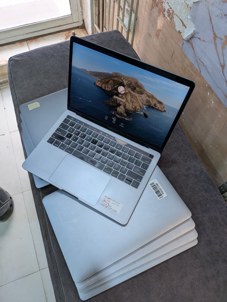 Apple MacBook Pro 2019 thumbnail 1