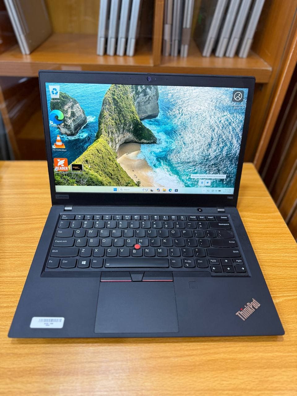 Lenovo Thinkpad T490 touchscreen thumbnail 1
