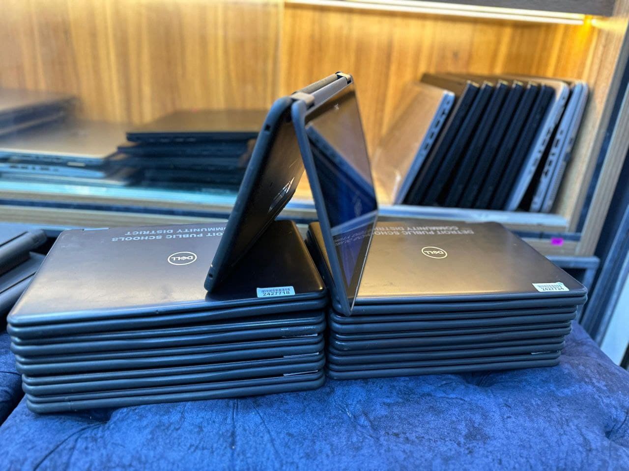 Dell latitude 3190 2in1 X360 thumbnail 4