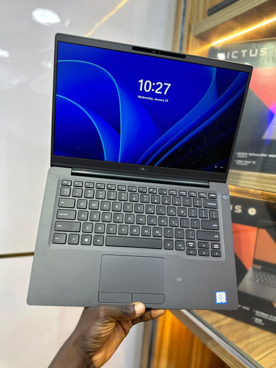 Dell latitude 7400 thumbnail 1