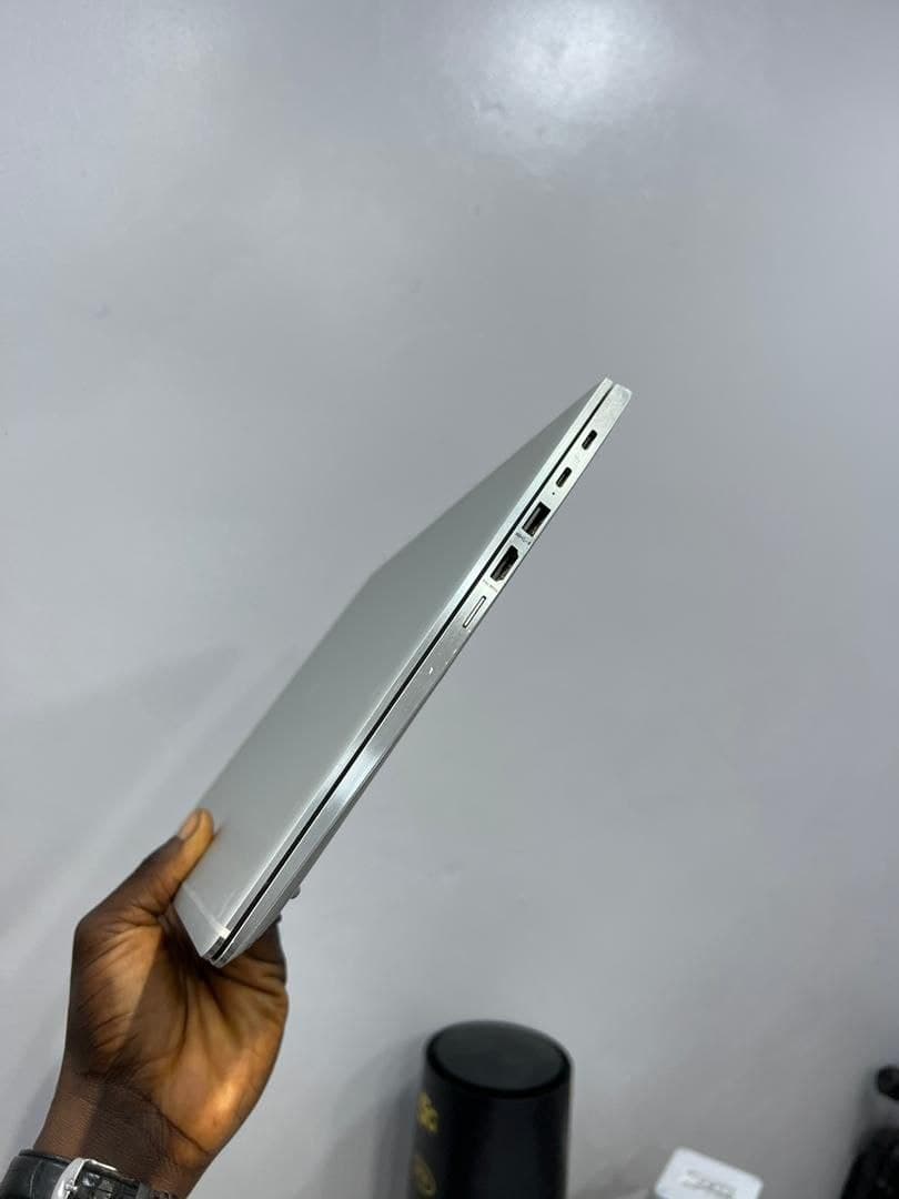 HP Elitebook 1040 g4 thumbnail 4