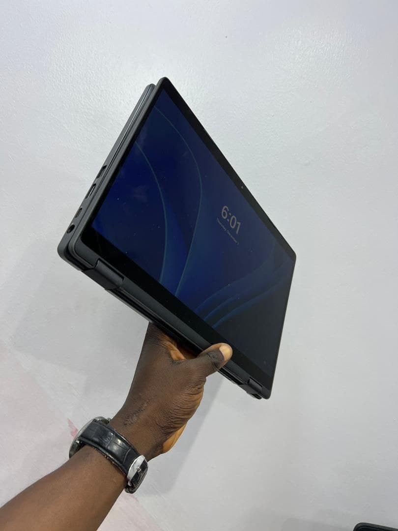 Dell latitude 5300 2in1 thumbnail 2