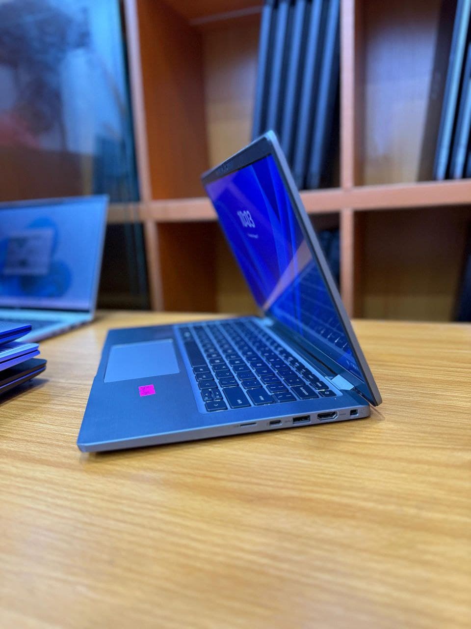 Dell Latitude 7420 Steel Silver thumbnail 2