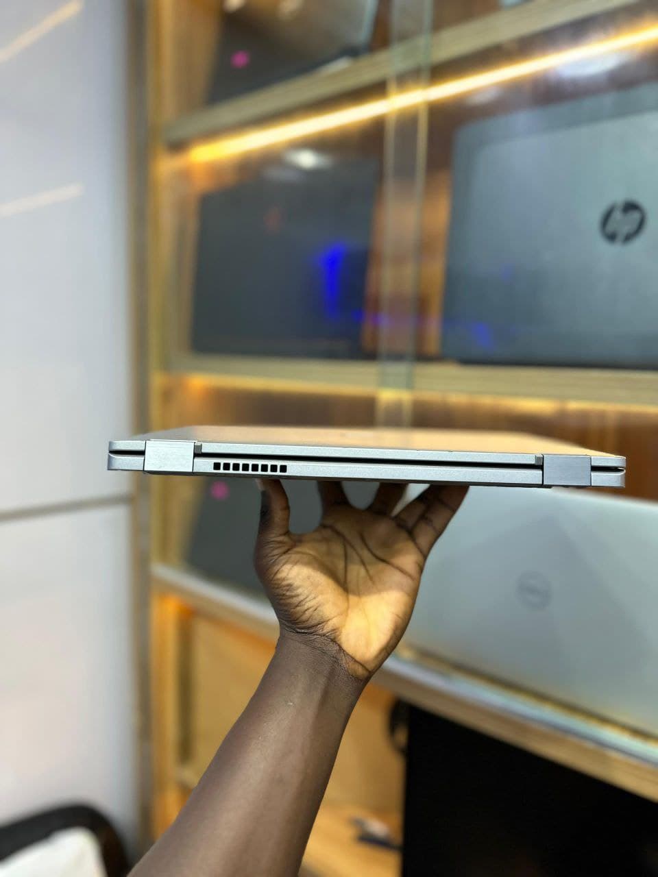 Dell latitude 5310 2in1 thumbnail 3