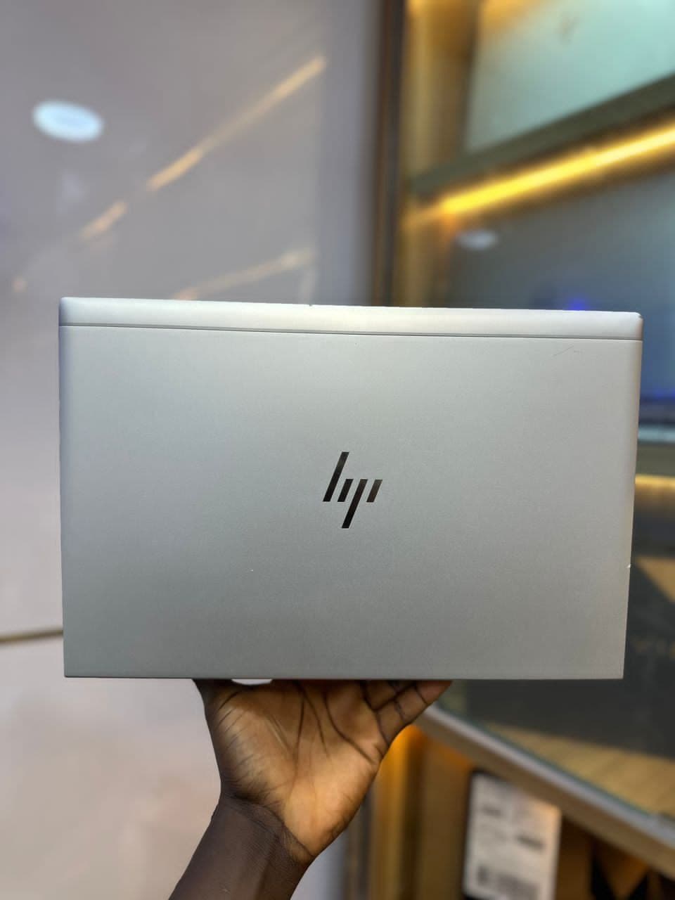 HP Elitebook 840 G8 thumbnail 2