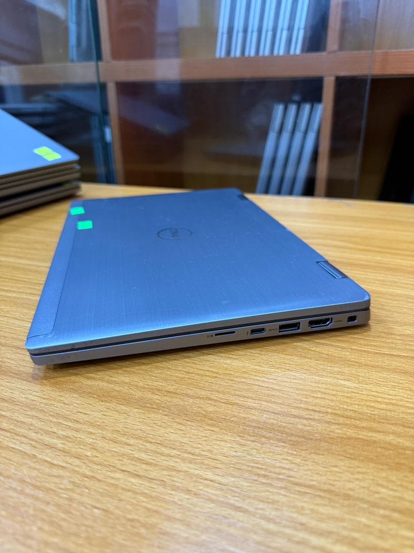 Dell latitude 7320 2in1 Silver thumbnail 2
