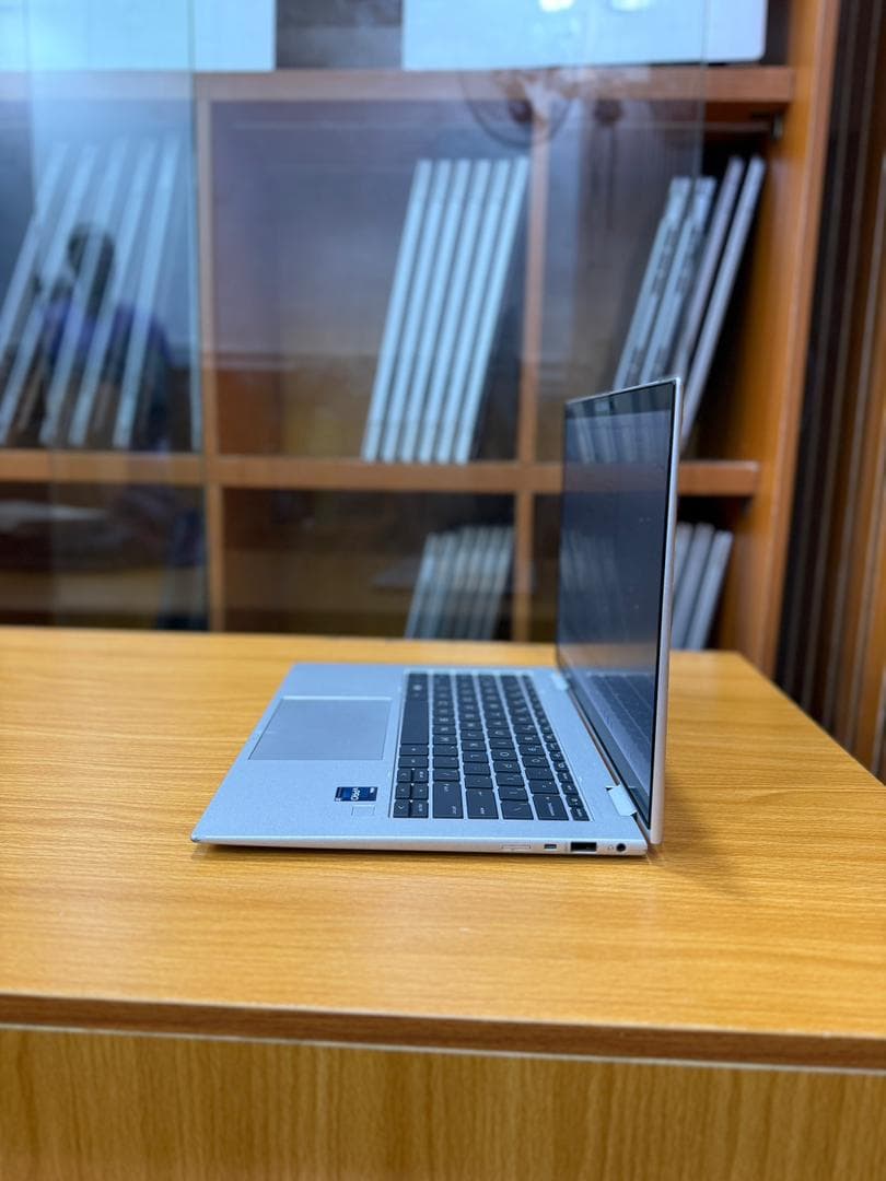 HP Elitebook 1040 G9 X360 thumbnail 5