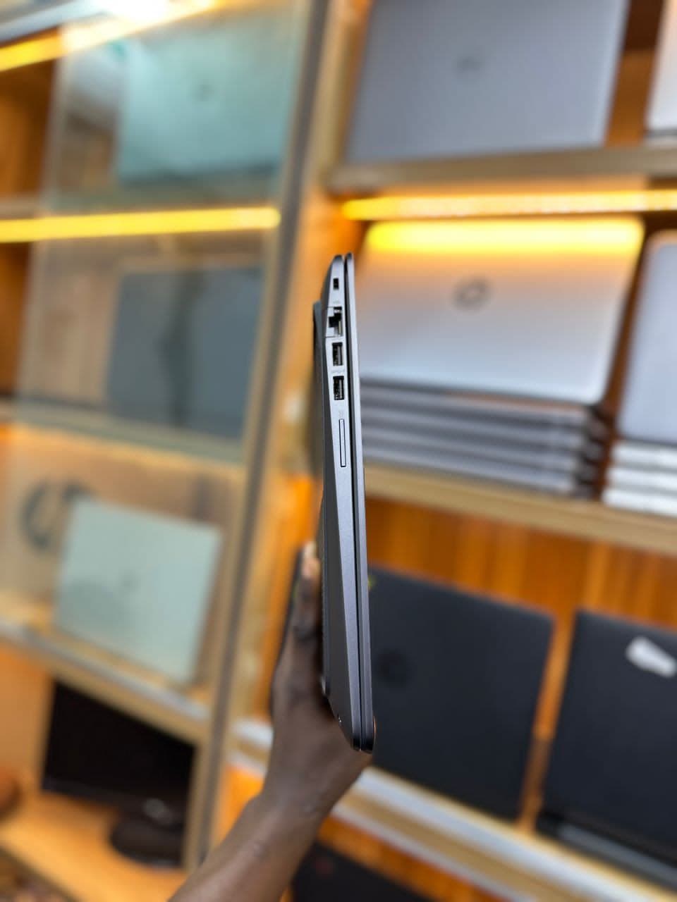HP Zbook studio G3 Touchscreen thumbnail 2