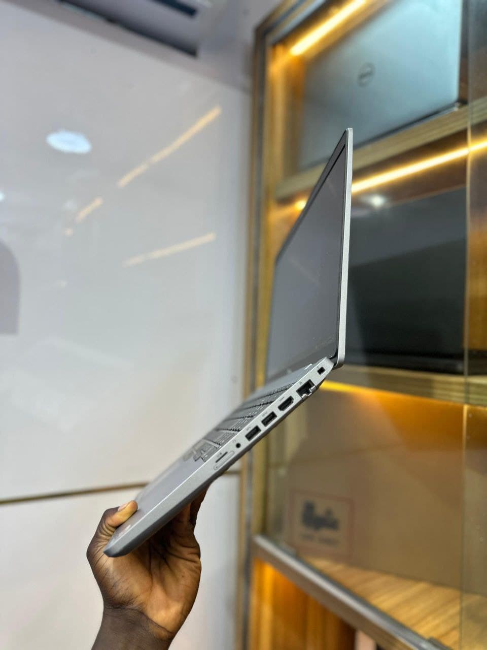 Dell Precision 3551 thumbnail 3