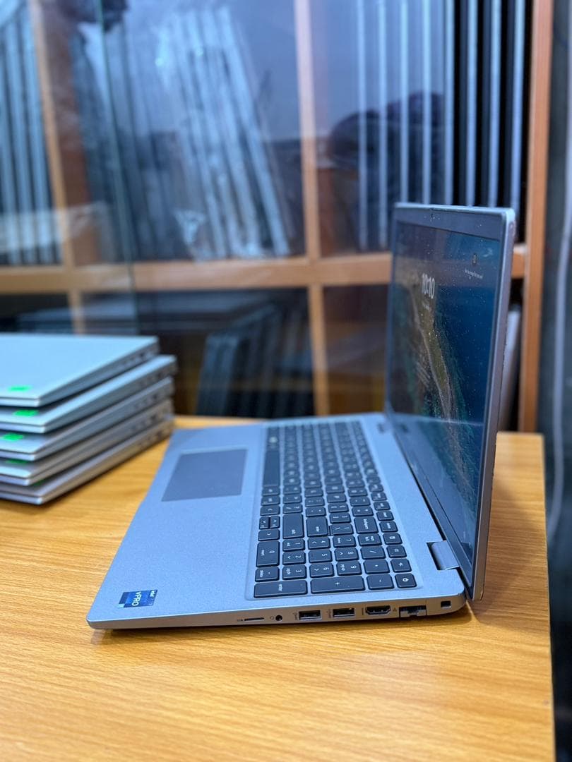Dell latitude 5530 thumbnail 2