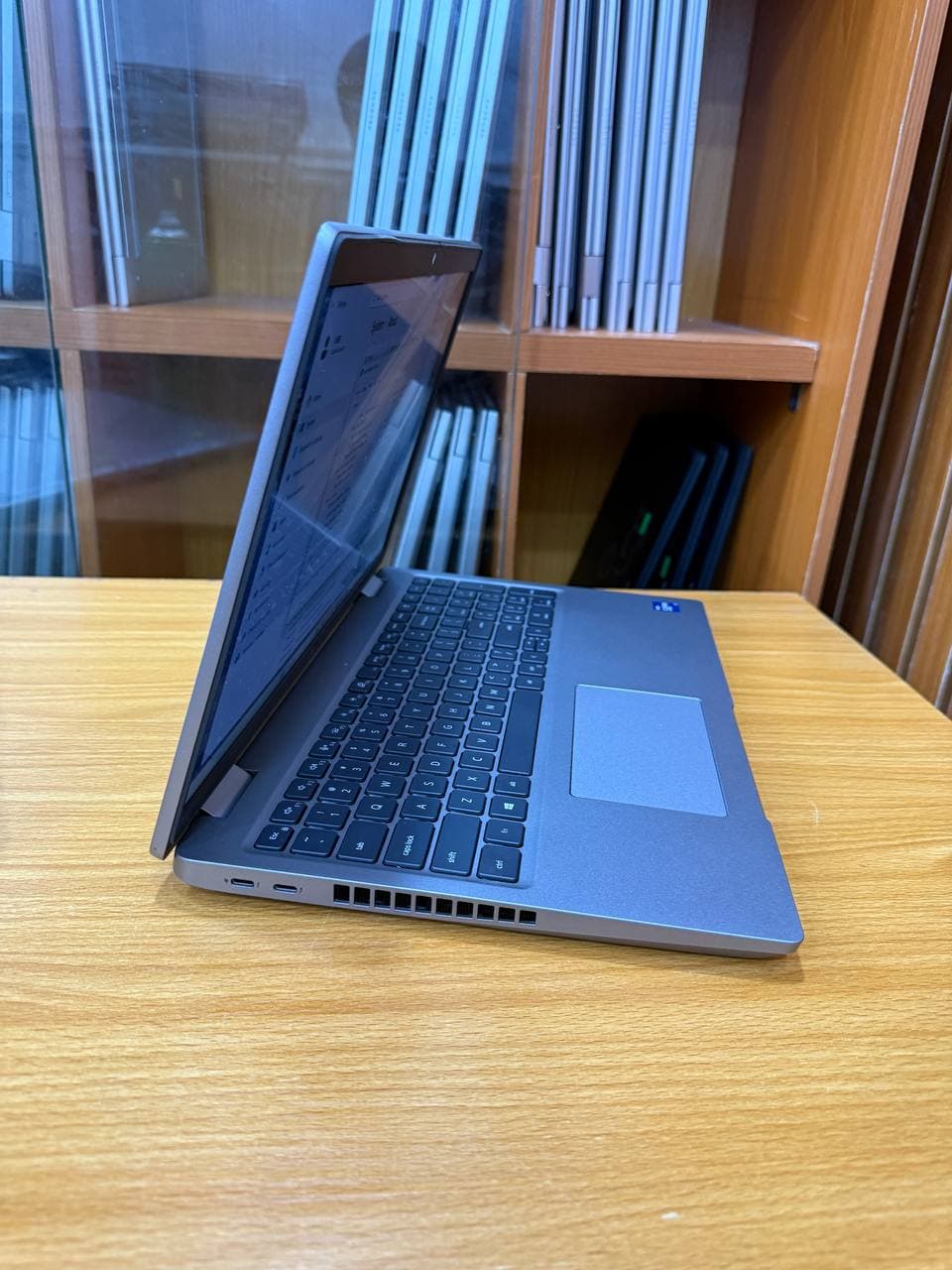 Dell Precision 3561 thumbnail 3