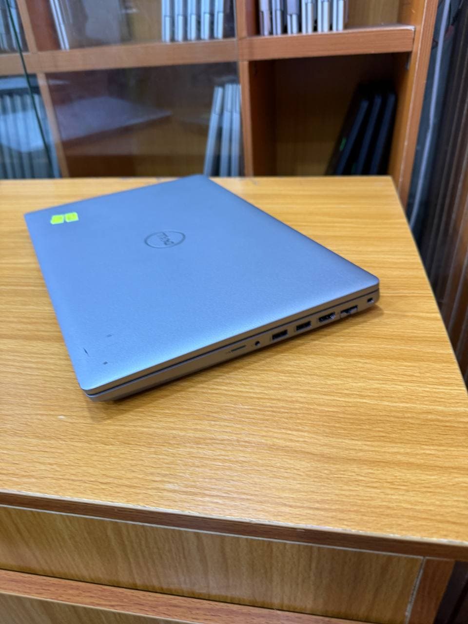 Dell Precision 3561 thumbnail 4