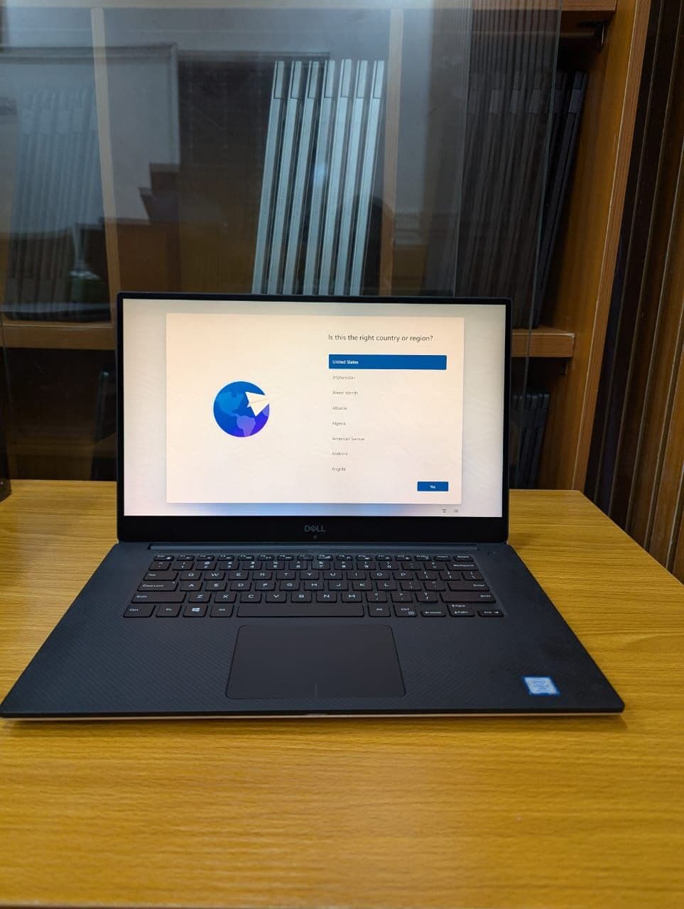 Dell Precision 5530 Touchscreen thumbnail 1