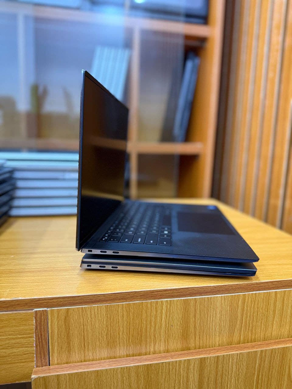Dell Precision 5560 thumbnail 3
