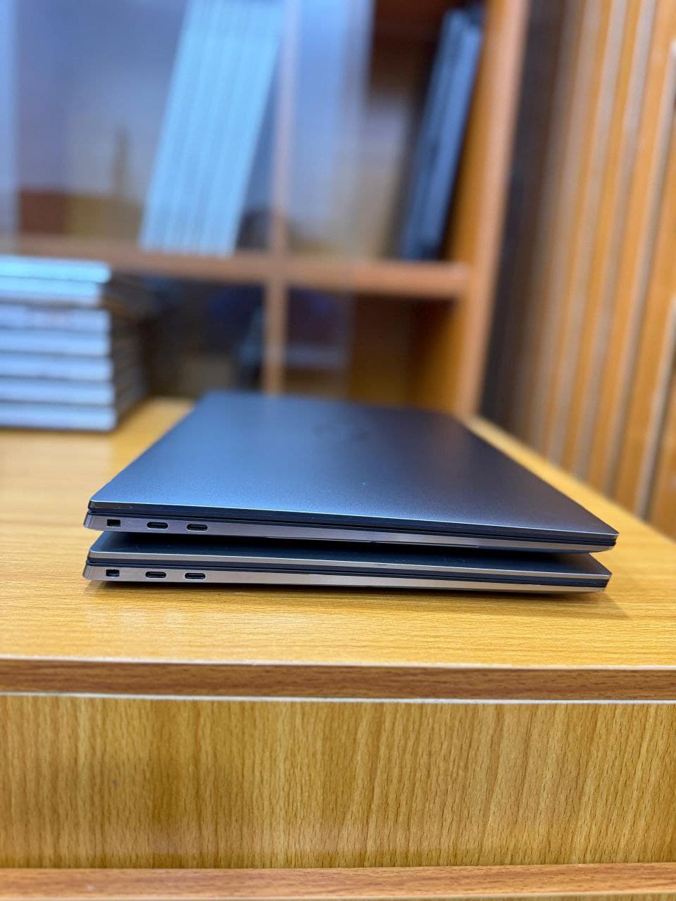 Dell Precision 5560 thumbnail 4