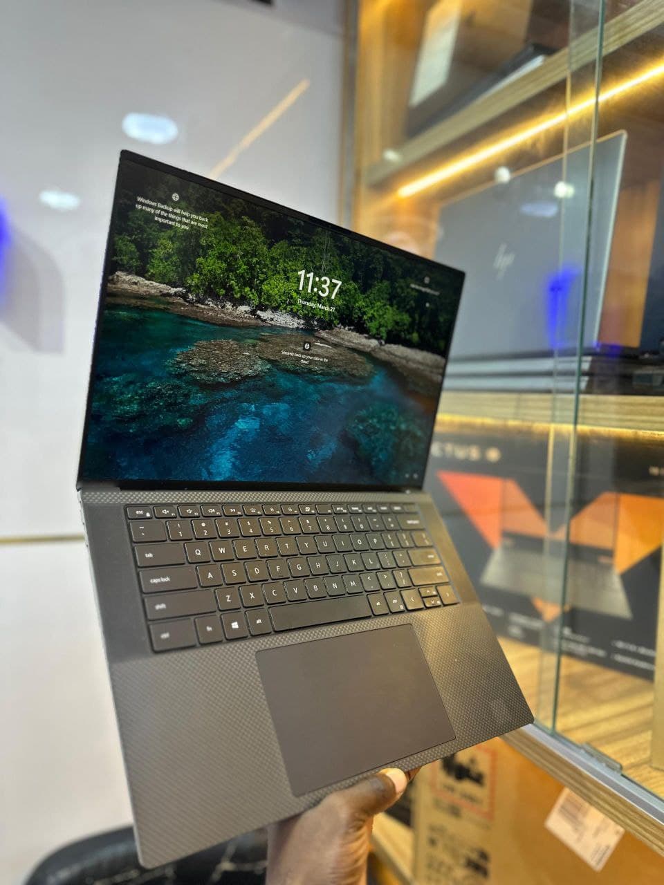 Dell XPS 15 9500 thumbnail 1