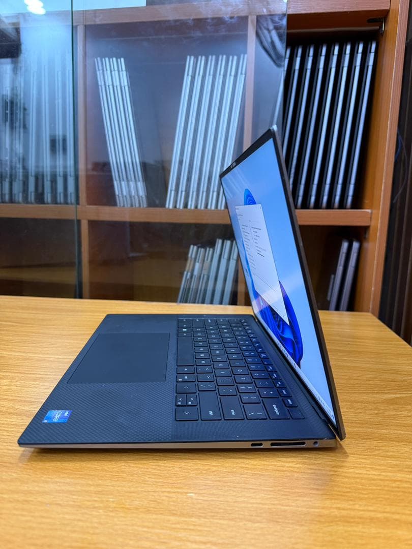 Dell Precision 5570 thumbnail 3