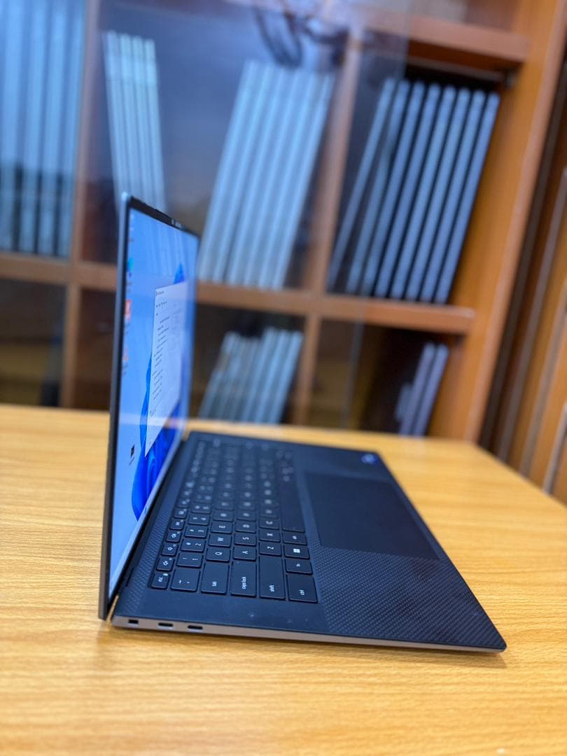 Dell Precision 5570 thumbnail 4