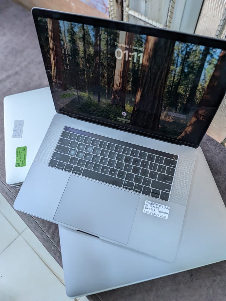 Apple MacBook Pro 2019 — photo 1