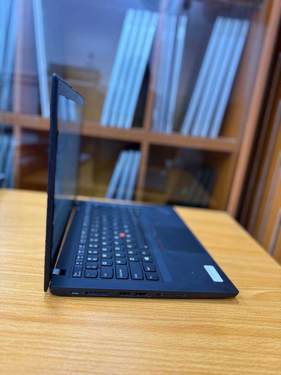 Lenovo Thinkpad T490 touchscreen — photo 3