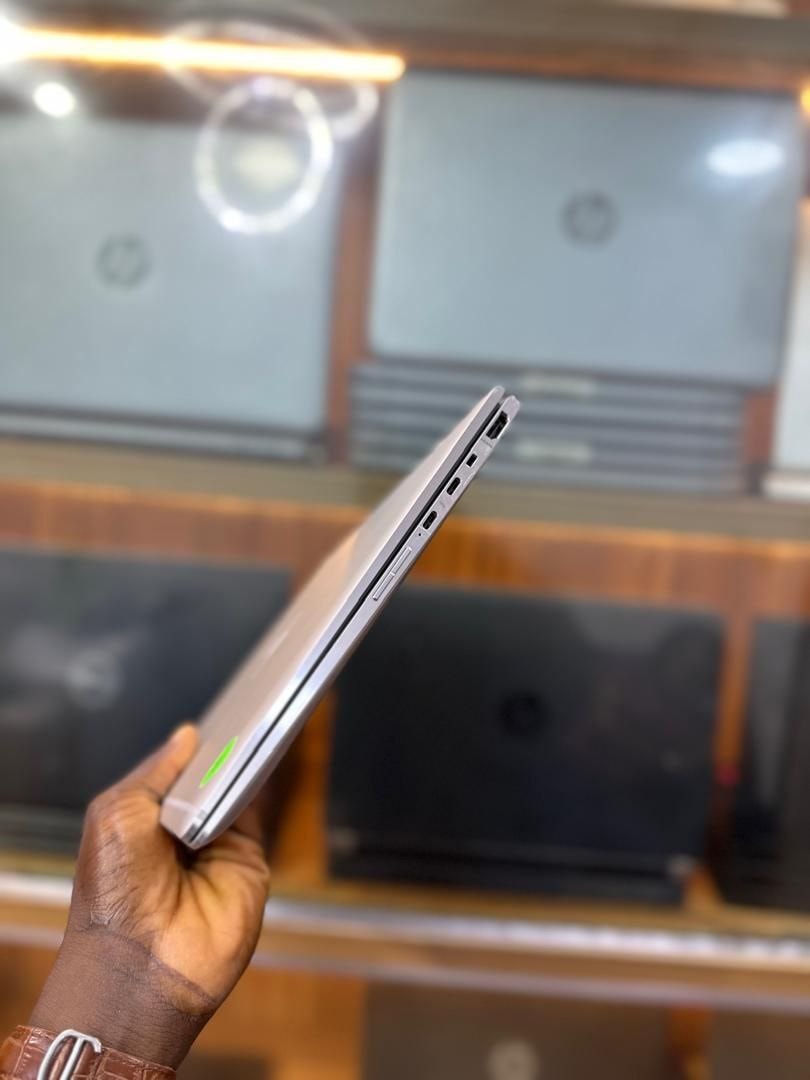 HP Elitebook 1030 G4 X360 2in1 — photo 3