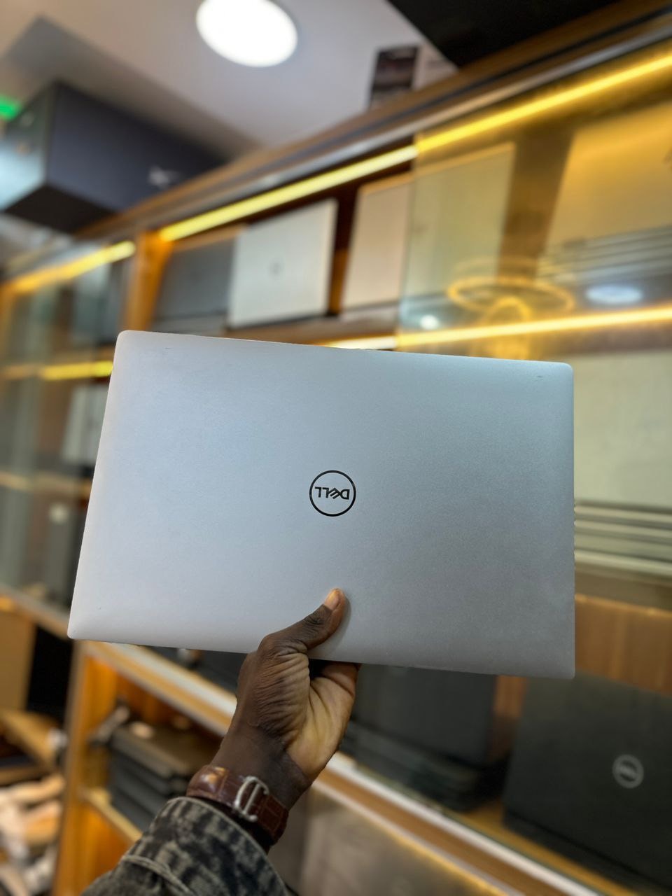 Dell XPS 7590 Touchscreen — photo 2