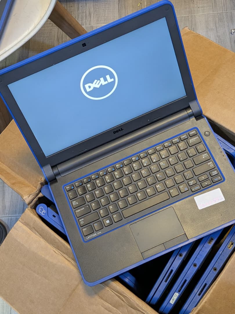 Dell Latitude 3340 — photo 1